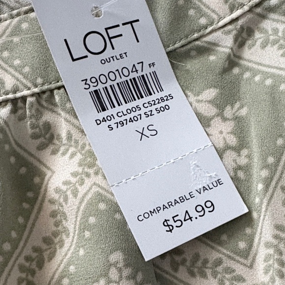 LOFT Light Green Geometric Print Blouse - Picture 4 of 7